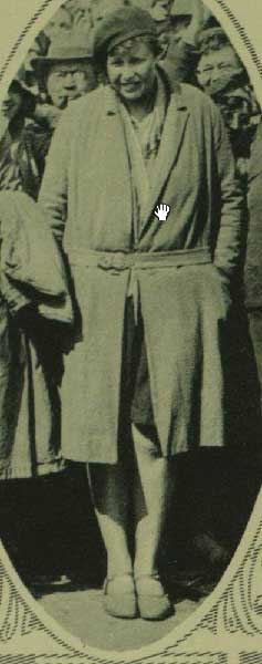 1930-peggy-in-england.jpg