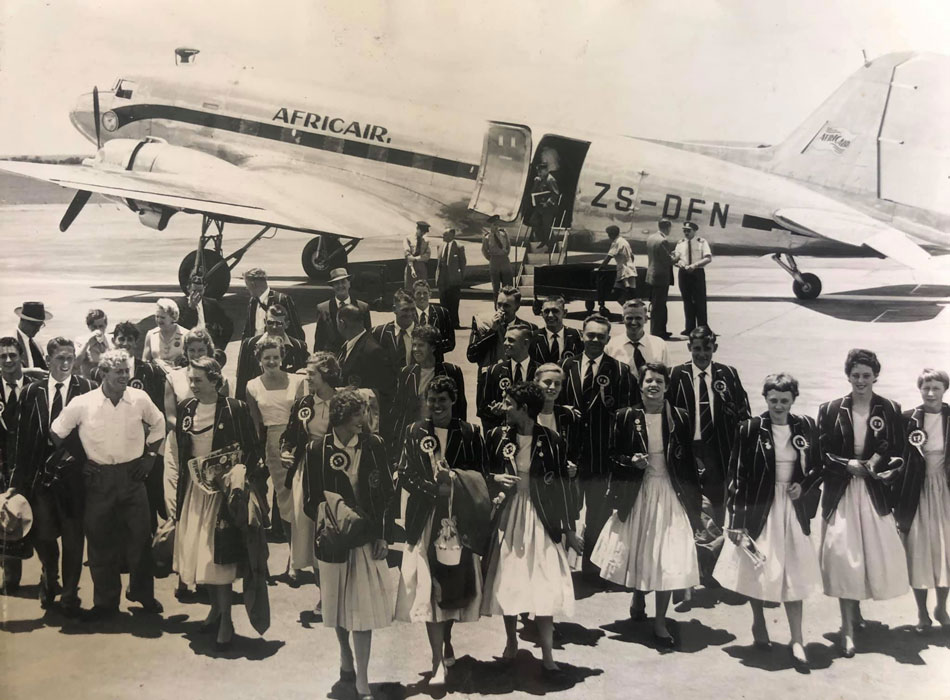 Tvl team arrive in Bulawayo for SA Champs in 1957